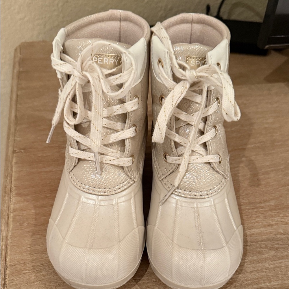 Sperry Kids Cream Lace-Up Boots